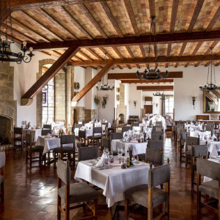 Mesa para dos: Comida o Cena para dos personas en Parador de Tortosa (Tarragona)