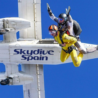 Salto en Paracaídas Tándem PLATINO desde 4.000 metros con Fotos y Vídeo (Sevilla)