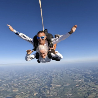 Salto Tándem de 4000 metros (Lasclaveries, Francia)