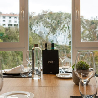 Zona Wellness y Comida o Cena en Hotel Iraipe Santuario De Arantzazu (Oñate, Guipúzcoa)