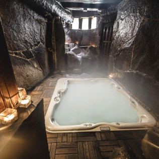 Spa Privado con Cava para dos en Orgullo Rural Casa Rural (Bermellar, Salamanca)