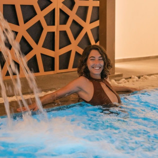 Circuito Spa, Masaje de 25' y Desayuno en Rock Spa de Hard Rock Hotel Marbella 4* (Marbella, Málaga)