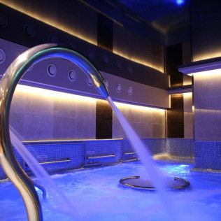 Circuito Spa y Masaje Relajante para dos en Balneario Aquatherapia (Salamanca)
