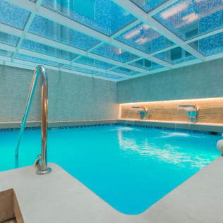Circuito Spa con Copa en Rooftop en Sallés Hotel Pere IV 4* (Barcelona)