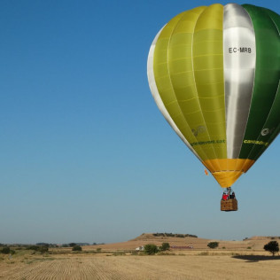 Vuelo en Globo con Fotos y Cava (Lleida)