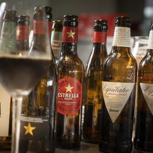 Visita Guiada a la Fábrica Estrella Damm y Degustación Especial de Cervezas (El Prat de Llobregat, Barcelona)