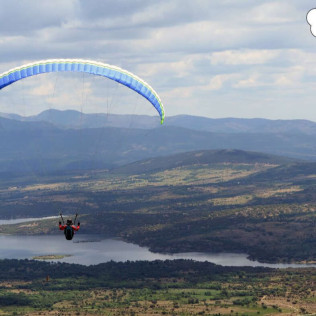 Vuelo Panorámico en Parapente desde los Altos de la Sierra (Madrid)