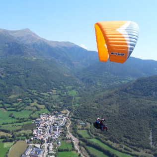 Vuelo en Parapente (Castejón de Sos, Huesca)
